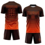 Maglia da calcio personalizzata con stampa sublimatica a righe marroni e arancioni sfumate